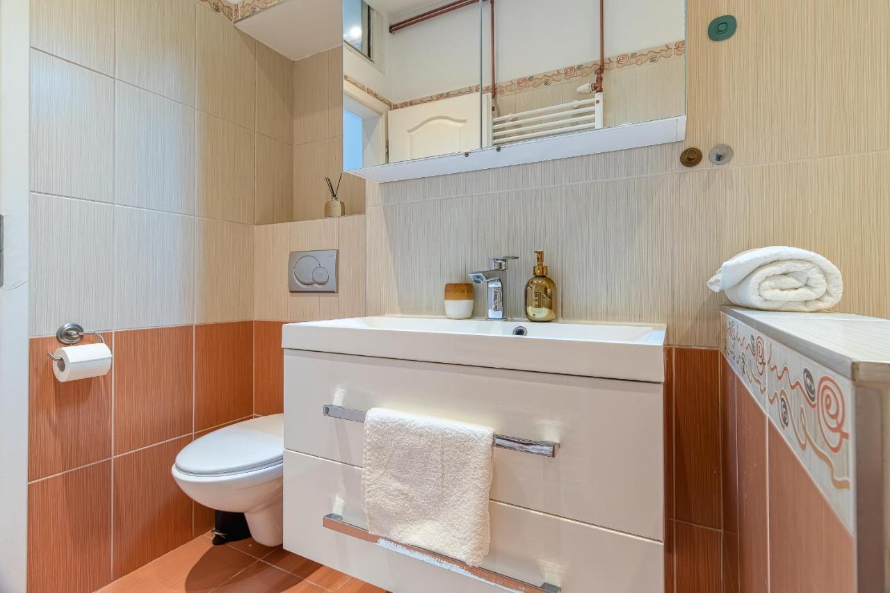 Trendy Apartment In Central Bratislava Exterior foto
